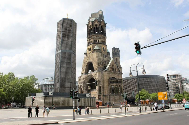 کلیسای یادبود قیصر ویلهلم (Kaiser Wilhelm Memorial Church)